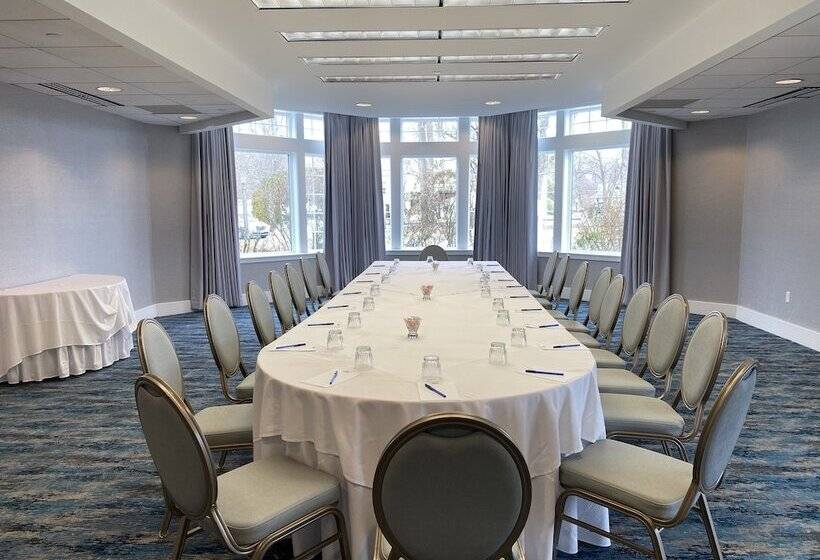 Water's Edge Resort & Spa