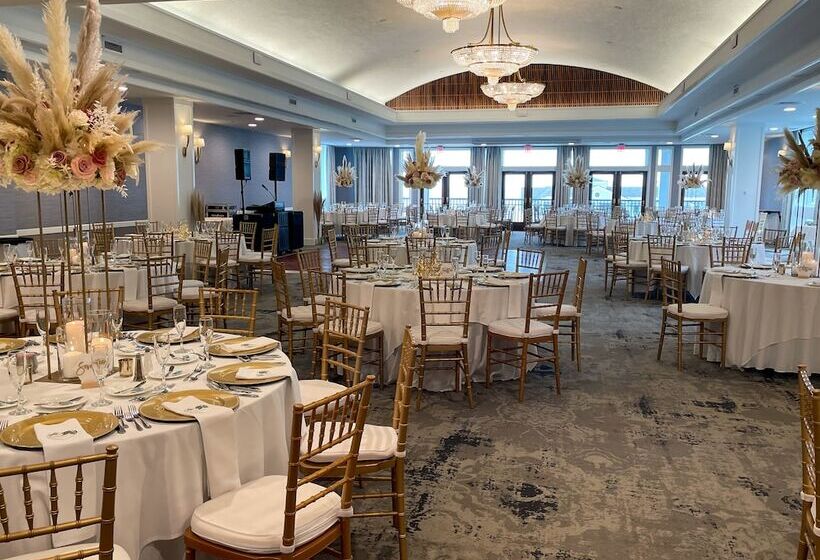 Water's Edge Resort & Spa