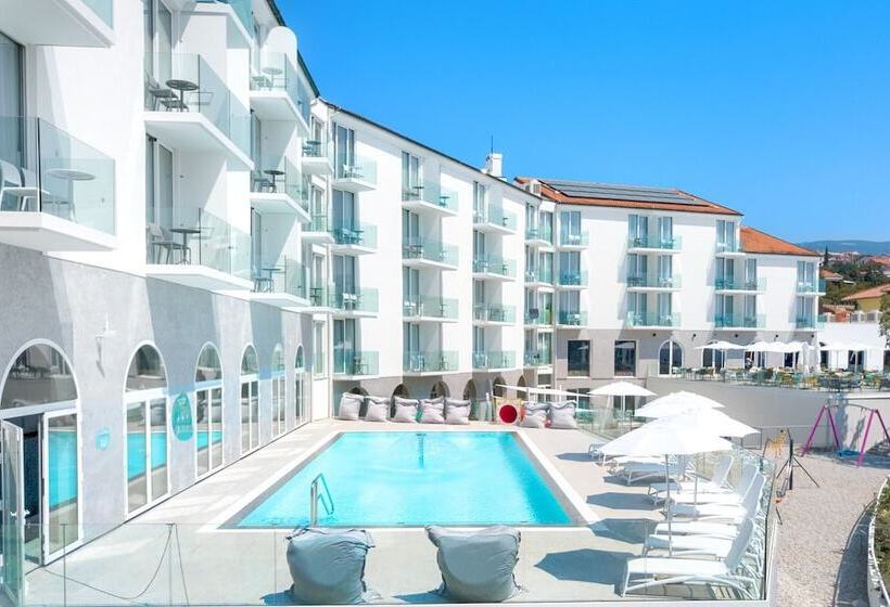 هتل Aminess Lišanj Family