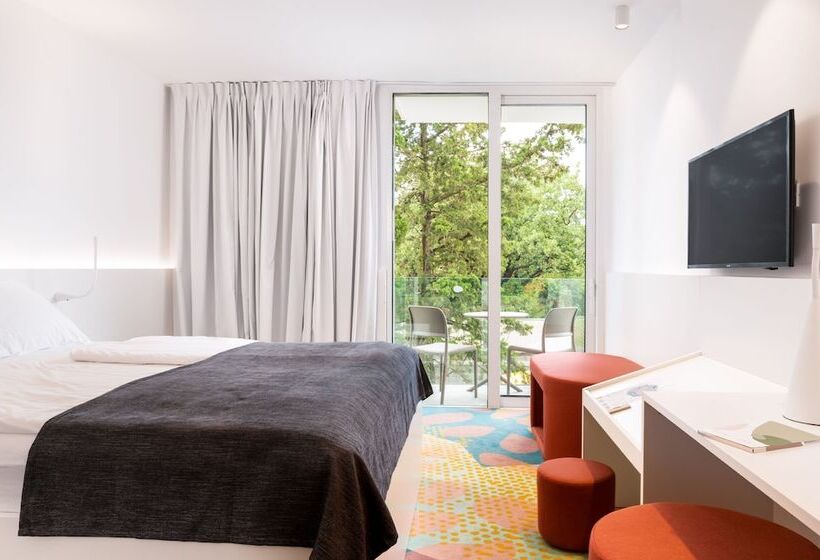 هتل Aminess Lišanj Family