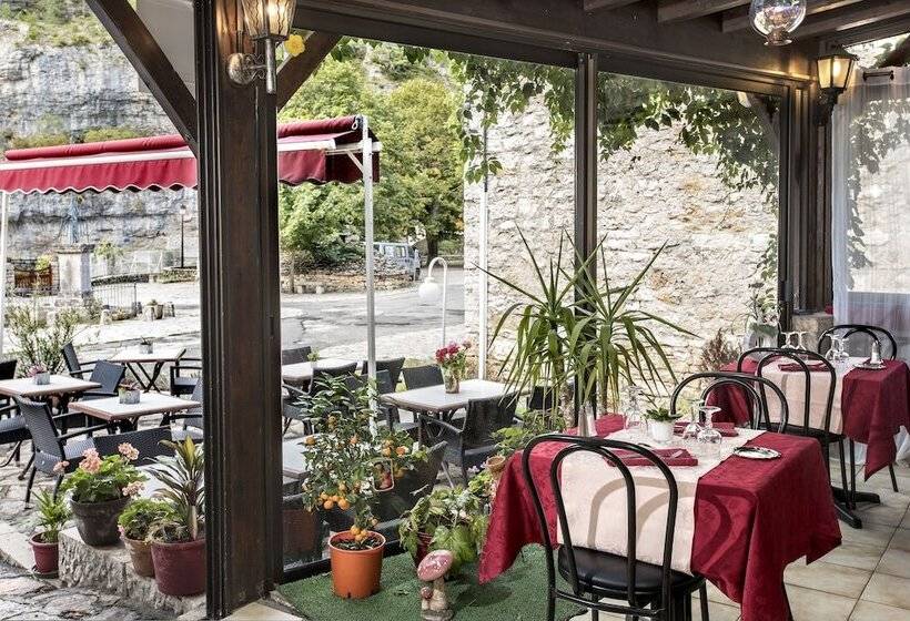 فندق Logis Hôtel Restaurant Auberge De La Cascade