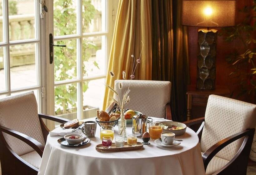 هتل Chateau De Montvillargenne