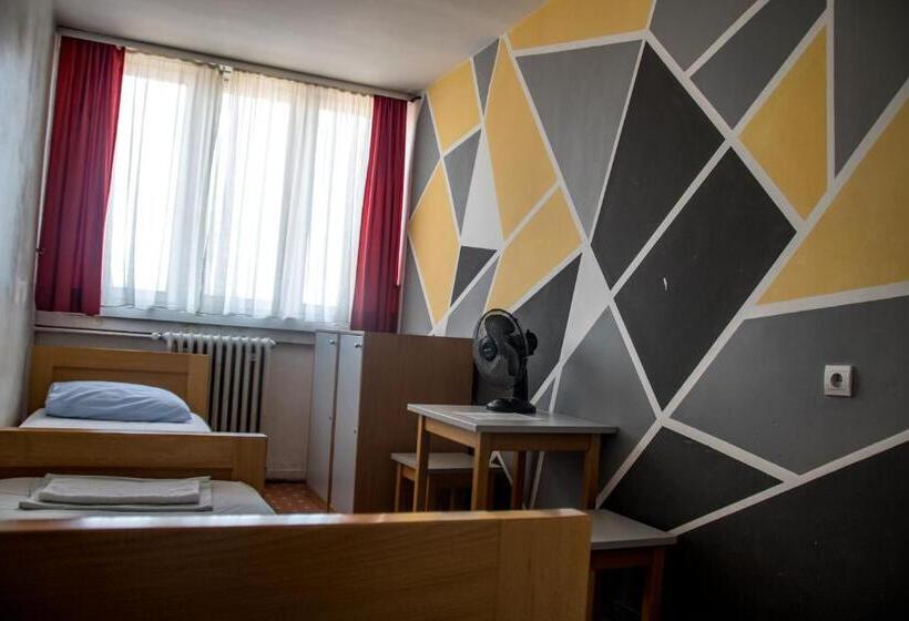 בית מלון כפרי Hi Hostel Zagreb
