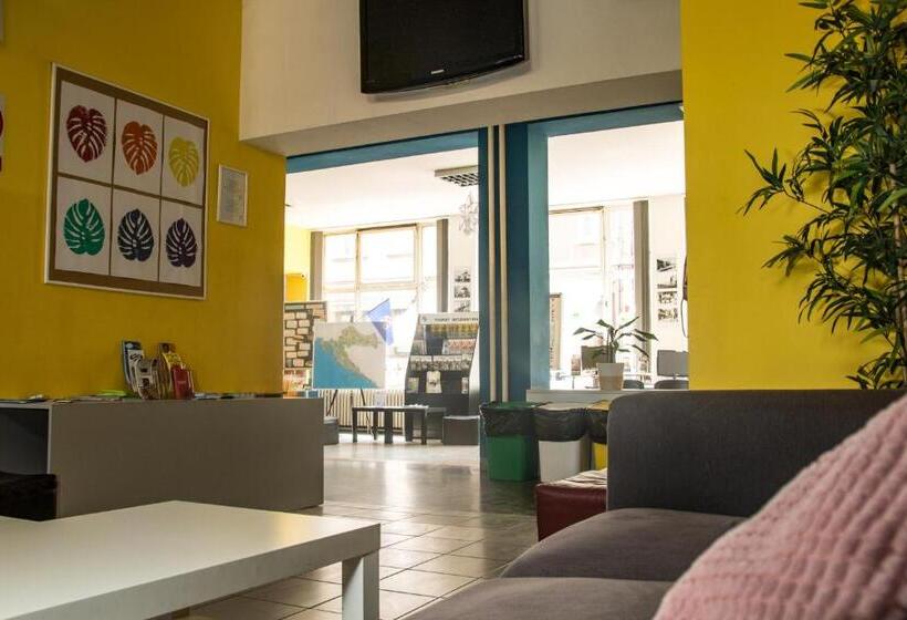 בית מלון כפרי Hi Hostel Zagreb
