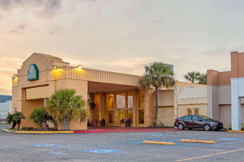 فندق Suburban Studios Slidell I 10