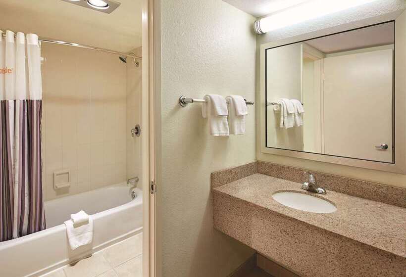 هتل Mission View Inn & Suites San Diego Sea World   Zoo