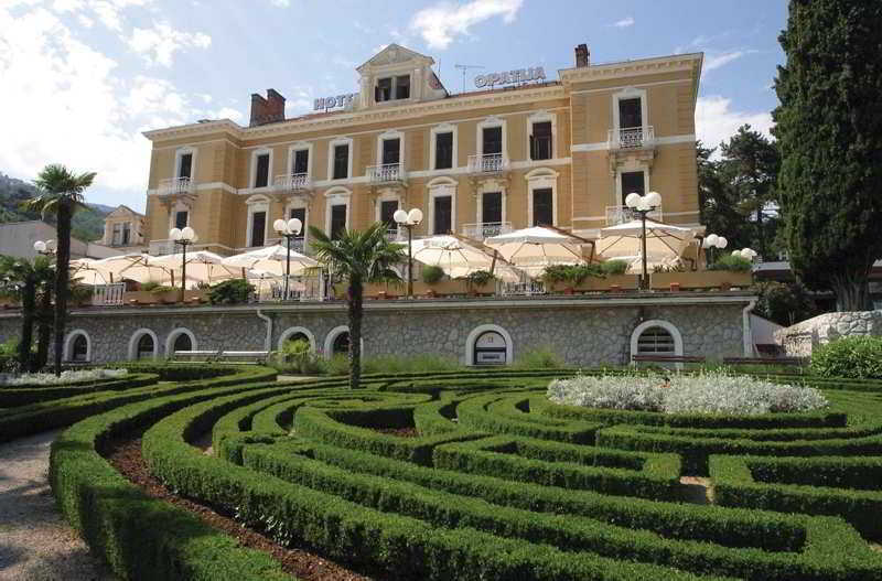 ホテル Opatija
