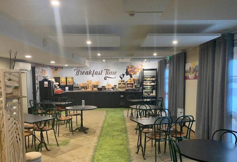 בית מלון כפרי The Originals Access, Bourges Nord Saintdoulchard