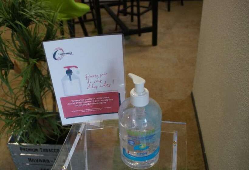 בית מלון כפרי The Originals Access, Bourges Nord Saintdoulchard