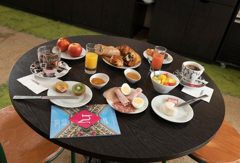 בית מלון כפרי The Originals Access, Bourges Nord Saintdoulchard