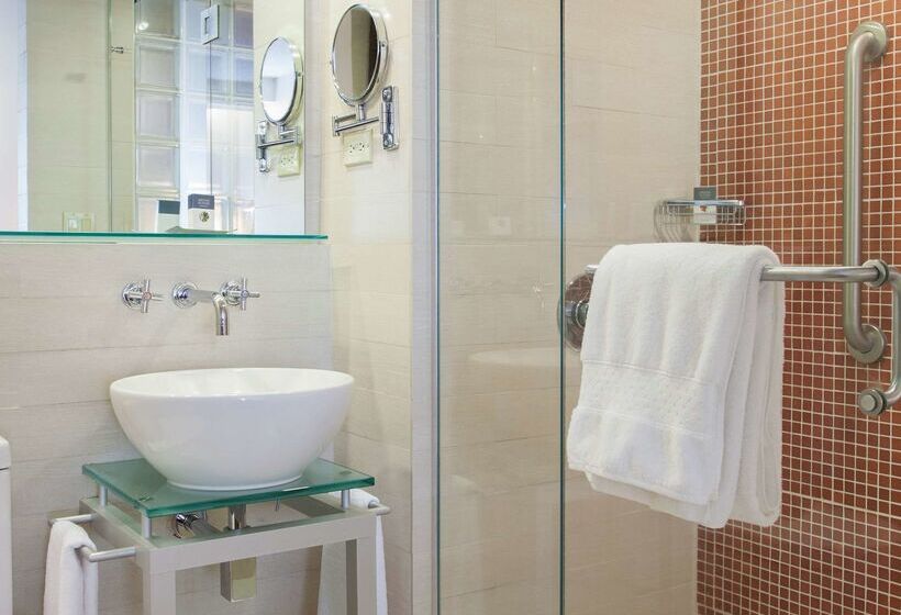 هتل Doubletree By Hilton San Juan
