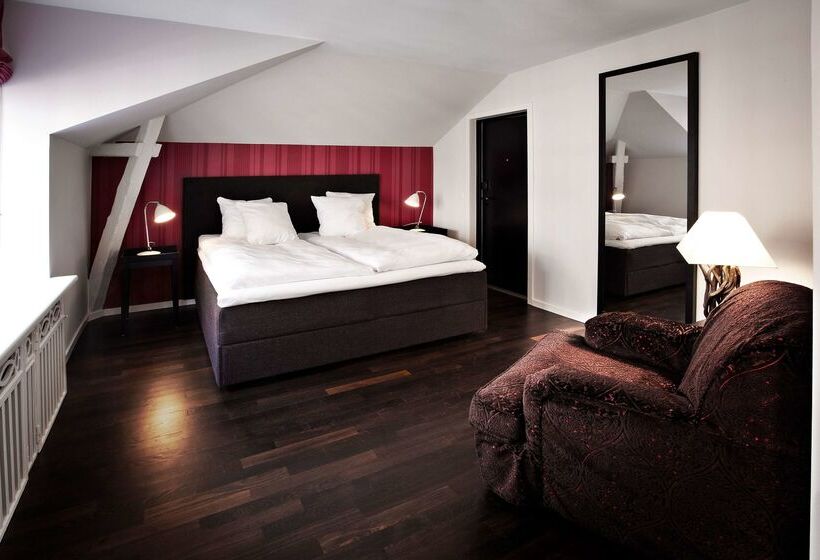 First Hotel Grand