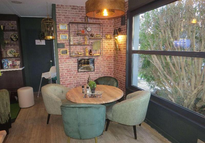 ホテル Hôtel Kyriad Cap Sud