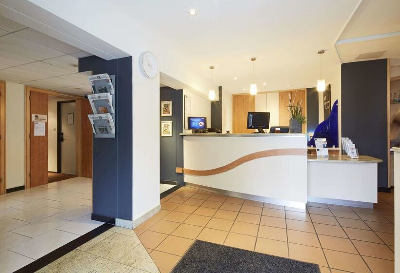 Отель Hôtel Restaurant Kyriad Mulhouse Nord Illzach