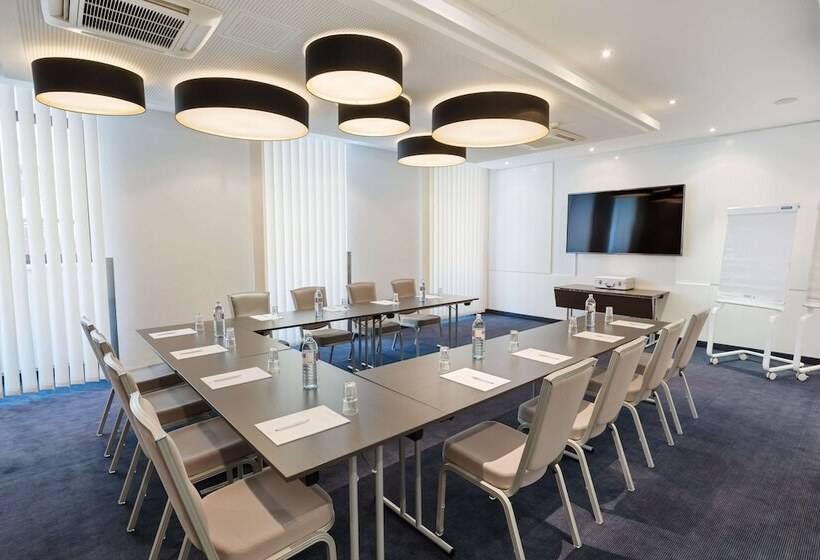 هتل Rathauspark Wien, A Member Of Radisson Individuals