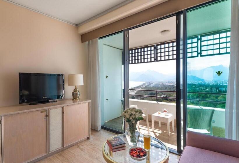 هتل Rixos Downtown Antalya, The Land of Legends Access