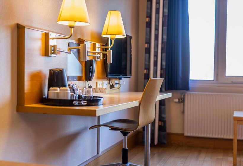 هتل Scandic Aarhus Vest