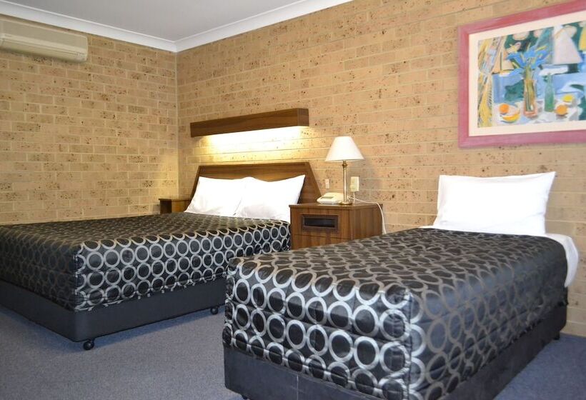 فندق Tamworth Motor Inn & Cabins
