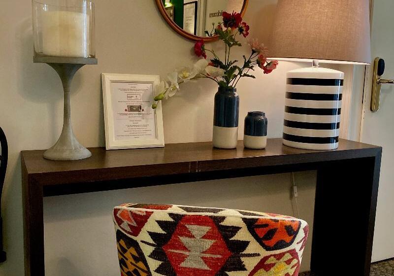 هتل Villa Carlton   Adults Only