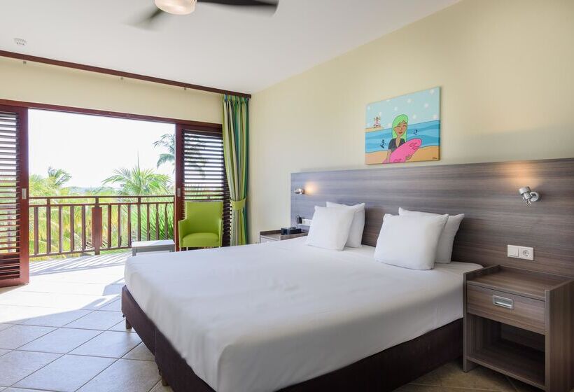 Lionsdive Beach Resort