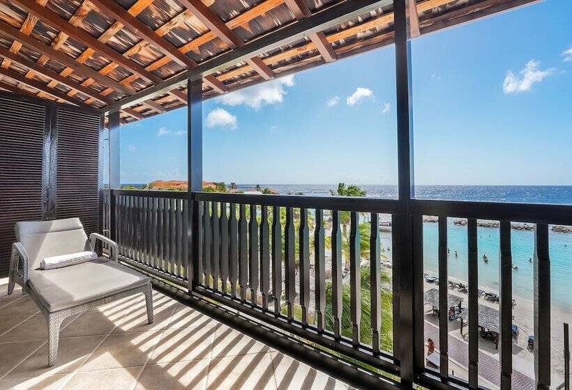 Lionsdive Beach Resort