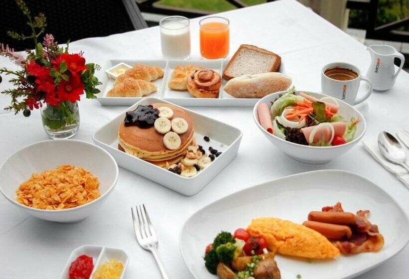 Centara Riverside Hotel Chiang Mai