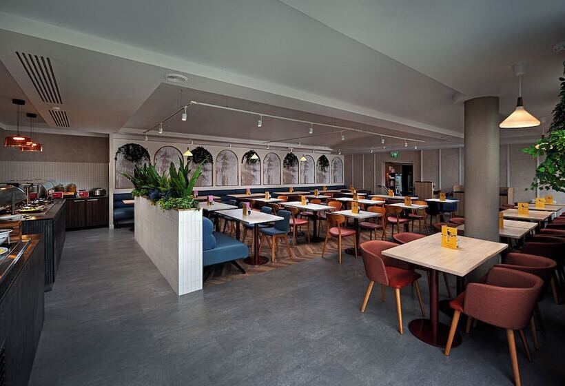 ホテル Leonardo Galway