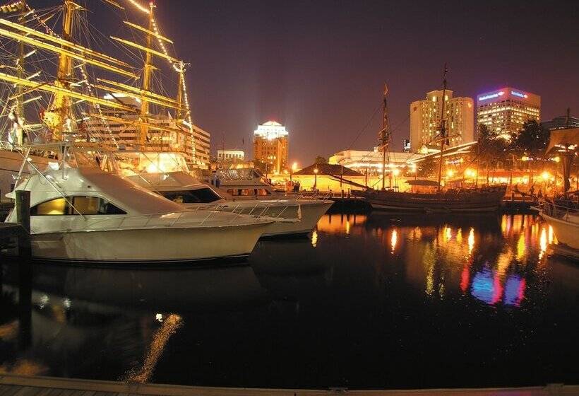 هتل Norfolk Waterside Marriott