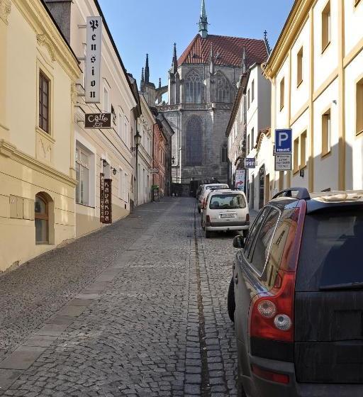 هتل Pension Pod Věží