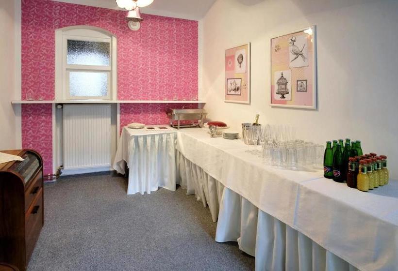 هتل Pension Pod Věží