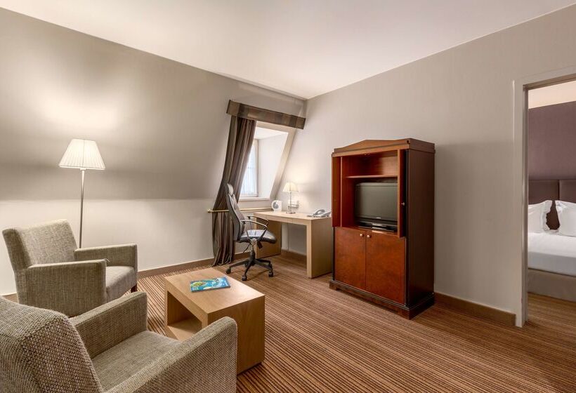 בית מלון כפרי NH Brussels Carrefour De L’europe