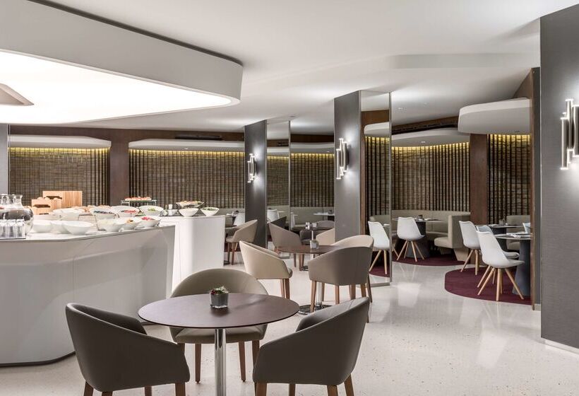 Отель NH Collection Brussels Grand Sablon