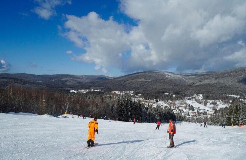 هتل Orea Resort Sklář Harrachov