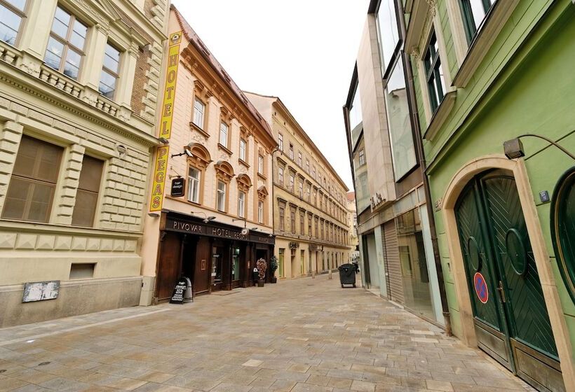 هتل Pegas Brno