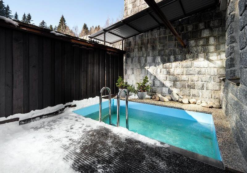 Pinia Hotel & Resort