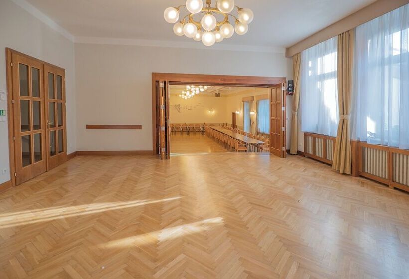 هتل Zlatá Hvězda