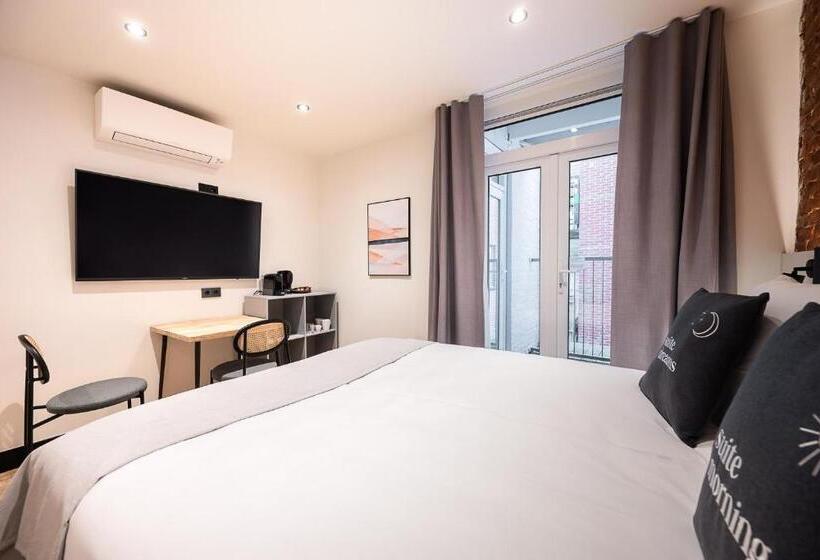 호스텔 Limehome Amsterdam Leidsekruisstraat