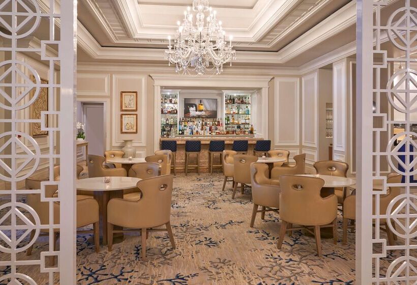 فندق Eau Palm Beach Resort & Spa