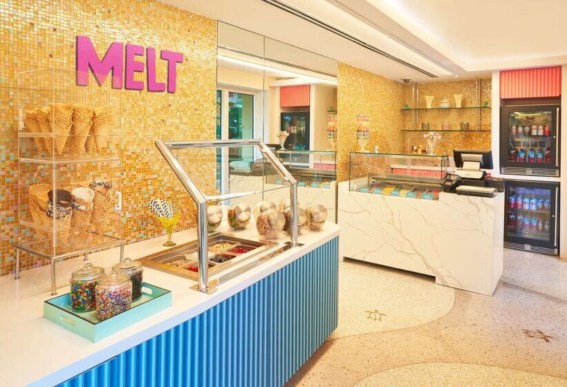 فندق Eau Palm Beach Resort & Spa