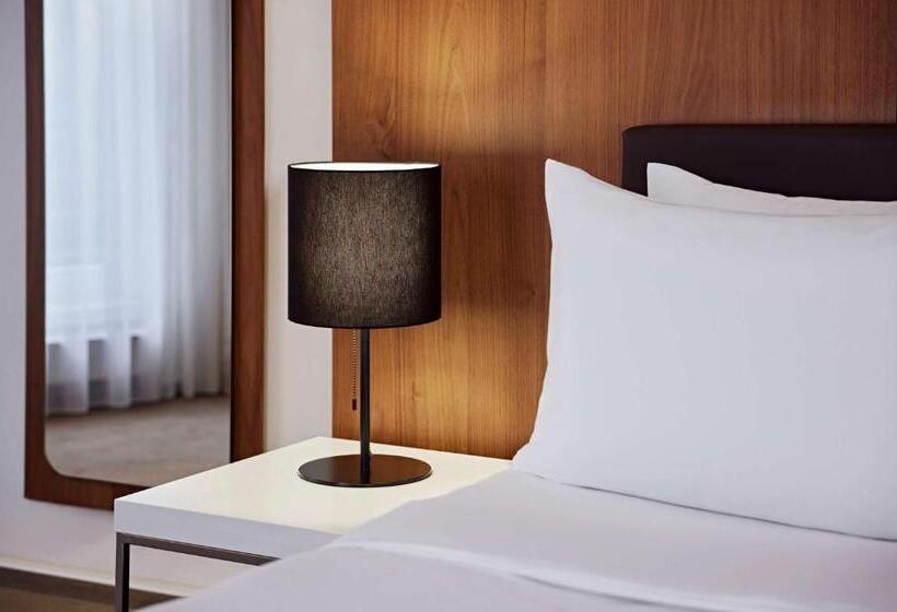 Lindner Hotel Dusseldorf Airport, Part Of Jdv By Hyatt