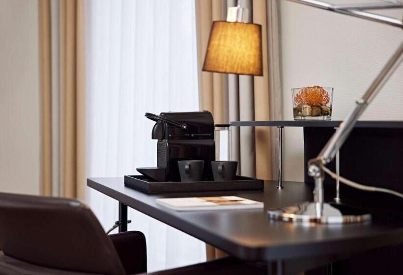 Lindner Hotel Dusseldorf Airport, Part Of Jdv By Hyatt