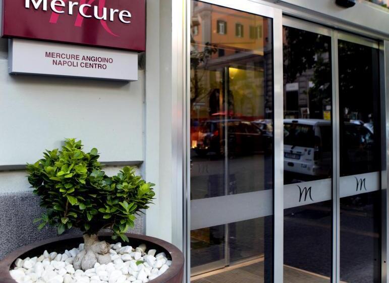 هتل Mercure Napoli Centro Angioino