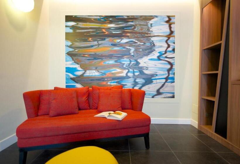 هتل Mercure Napoli Centro Angioino