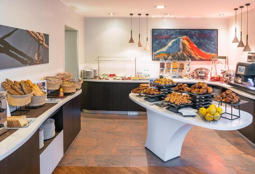هتل Mercure Napoli Centro Angioino