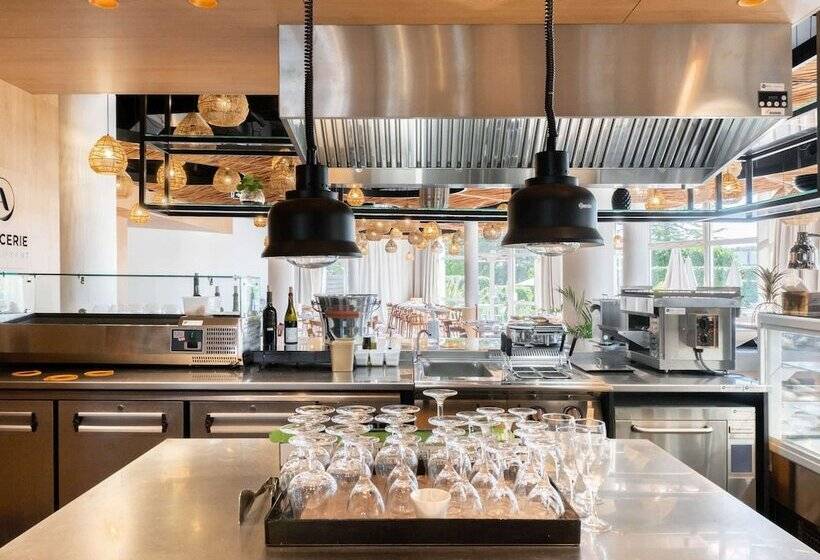 هتل Mercure Compiegne Sud