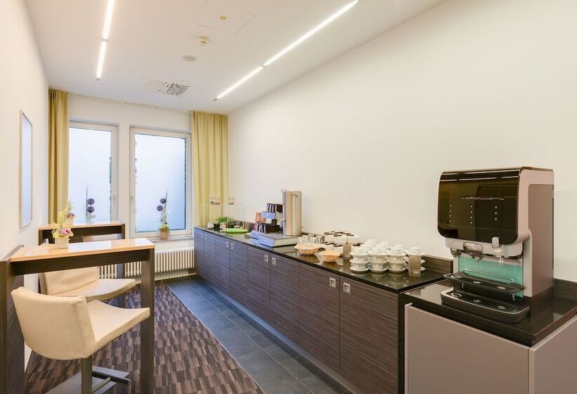 Novina Hotel Wöhrdersee Nürnberg City