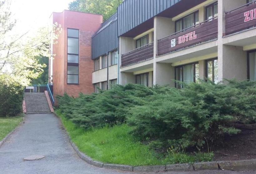 هتل Zimní Stadion Náchod