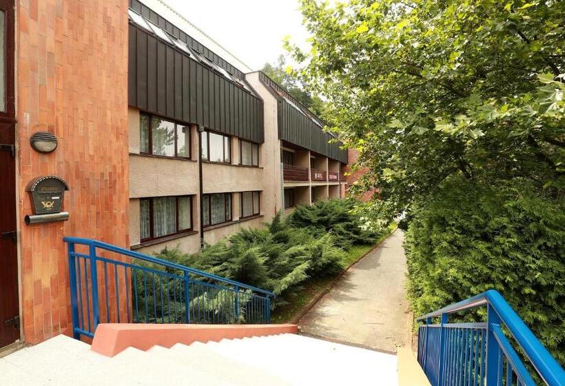 هتل Zimní Stadion Náchod