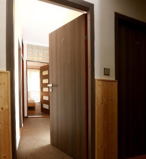 هتل Zimní Stadion Náchod