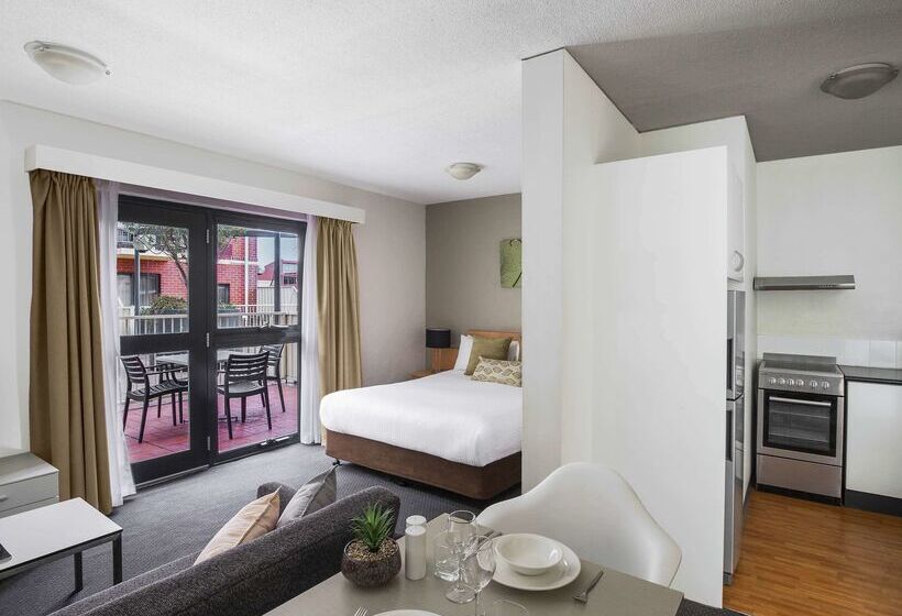 هتل Breakfree Adelaide